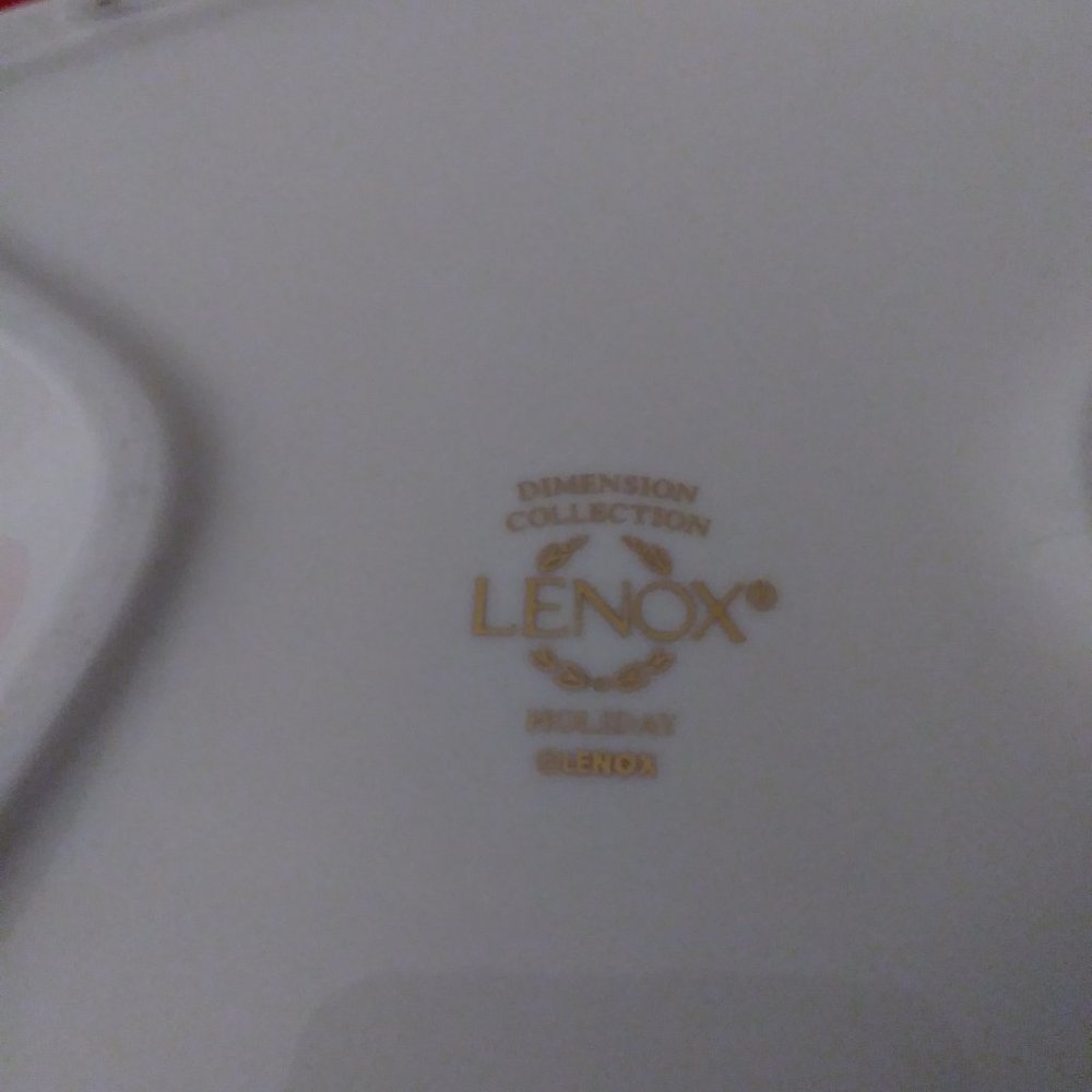 Lenox Holiday Angel Plate Ivory Bone with Gold - Picture 3 of 10